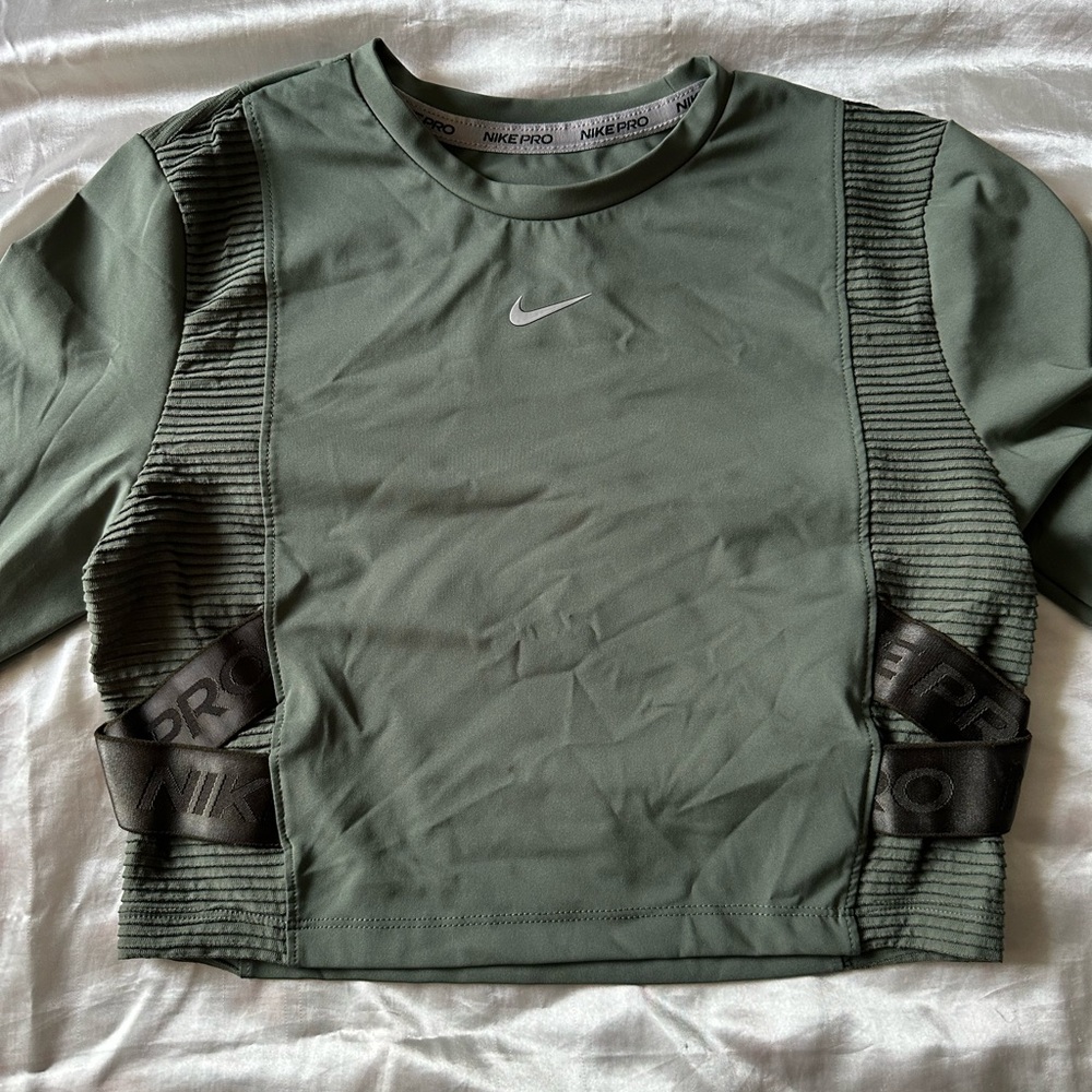 Nike areodapt long sleeve